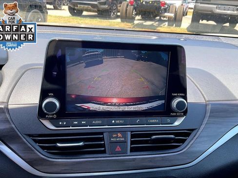 Used 2025 Nissan Altima 2.5 SV FWD image 21