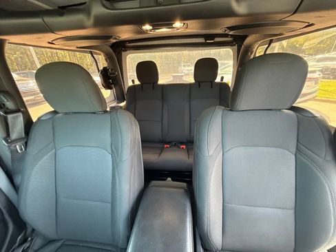 Used 2020 Jeep Wrangler Sport AWD/4WD image 15