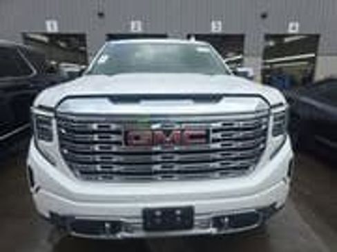 Used 2022 GMC Sierra 1500 Denali w/ Technology Package image 2