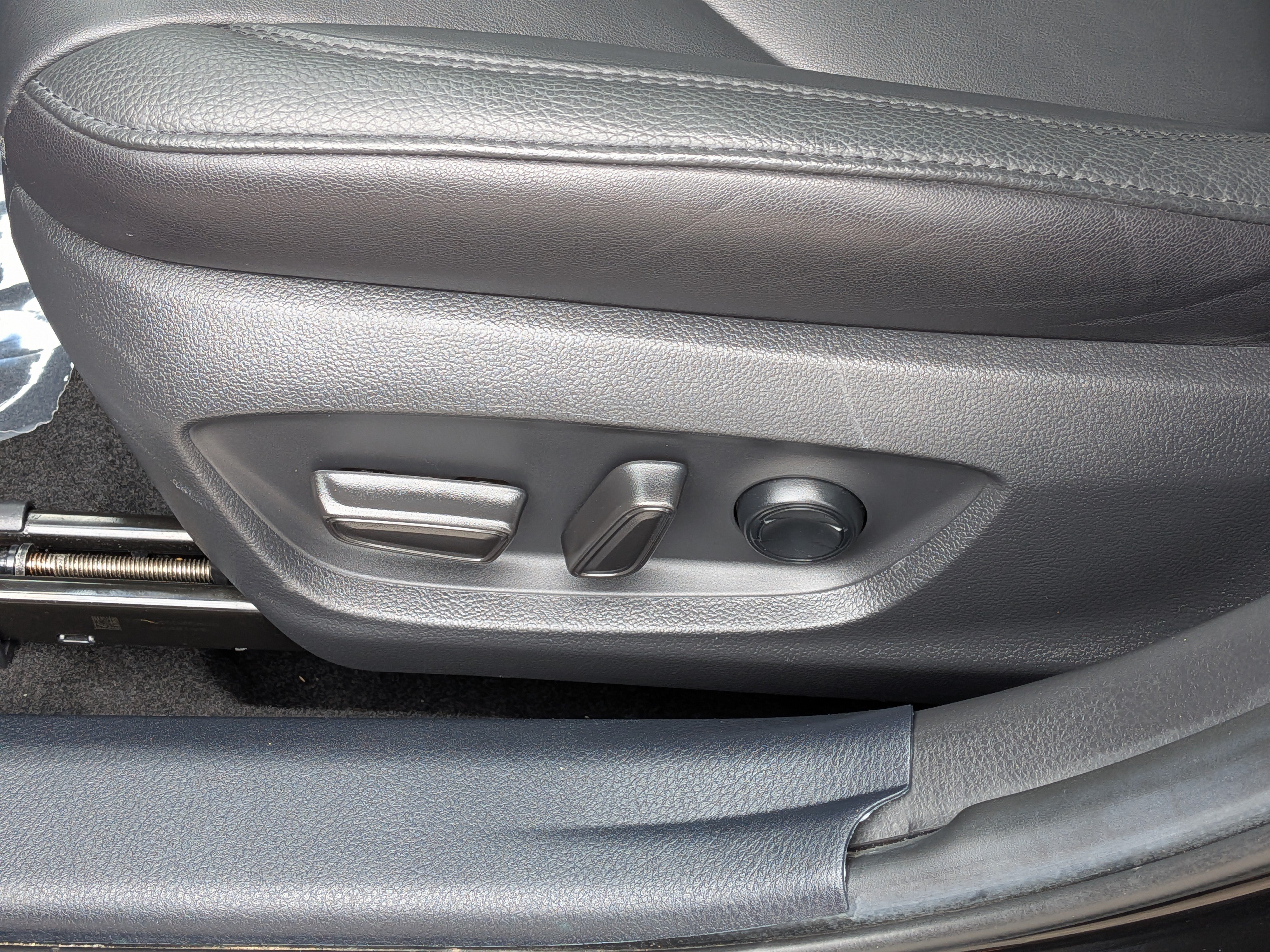 Used 2021 Toyota Avalon XLE w/ Moonroof Package FWD image 20