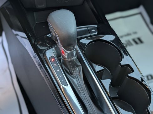 Used 2024 Chevrolet Trax LT w/ Driver Confidence Package image 22