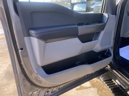 Used 2025 Ford F250 XLT image 13