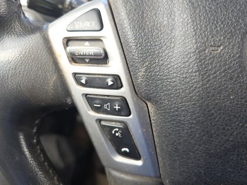 Used 2018 Nissan Titan SV w/ SV Convenience Package image 14