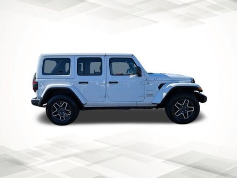 Used 2024 Jeep Wrangler Sahara image 3