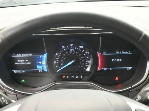 Used 2018 Ford Fusion SE w/ Fusion SE Technology Package FWD image 9