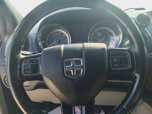 Used 2018 Dodge Grand Caravan SXT image 8