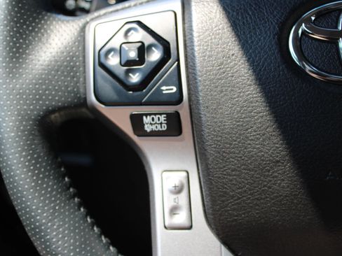 Used 2018 Toyota 4Runner Limited AWD/4WD image 24