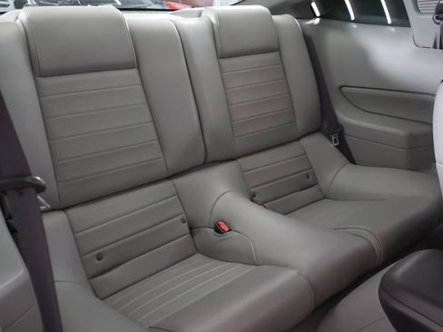 Used 2006 Ford Mustang GT Premium RWD image 25