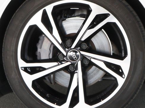 Used 2023 Audi e-tron GT Premium Plus image 12