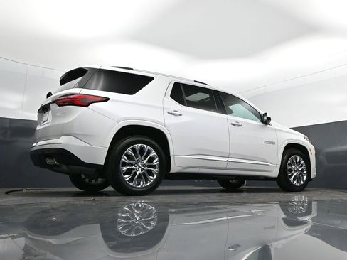 Used 2023 Chevrolet Traverse High Country image 42
