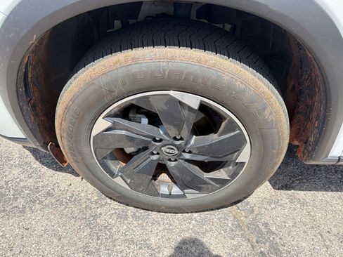 Used 2025 Nissan Rogue SV FWD image 10