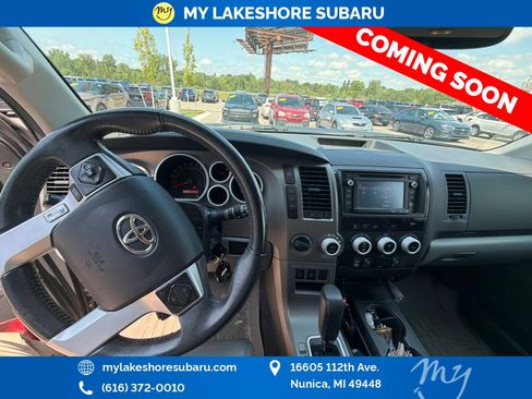 Used 2014 Toyota Sequoia SR5 w/ Premium Package AWD/4WD image 15
