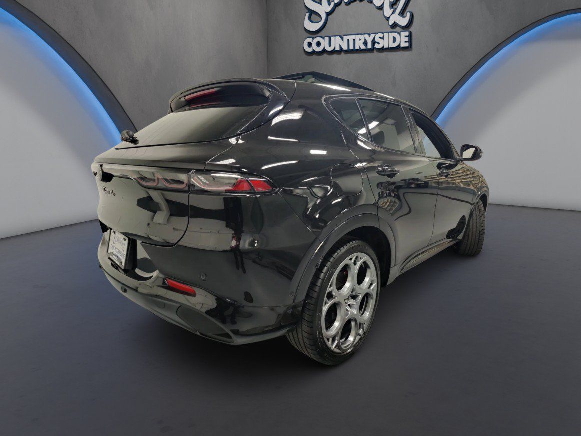 Used 2025 Alfa Romeo Tonale w/ Premium Package AWD/4WD image 12