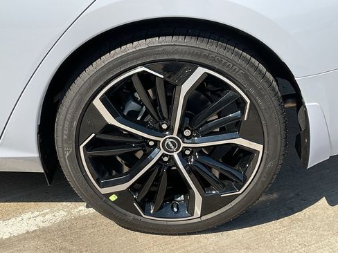 New 2025 Nissan Altima 2.5 SR w/ SR Premium Package image 8