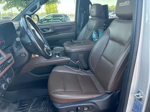 Used 2021 Chevrolet Suburban High Country AWD/4WD image 9