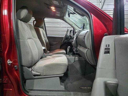 Used 2019 Nissan Frontier SV image 17