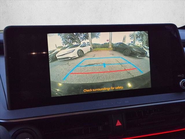 Used 2026 Toyota Prius Plug-In Hybrid FWD image 12