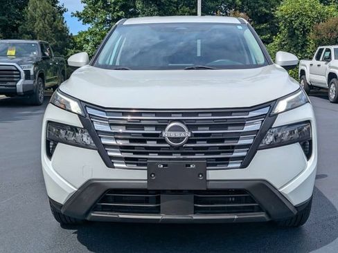 Used 2024 Nissan Rogue SV AWD/4WD image 12