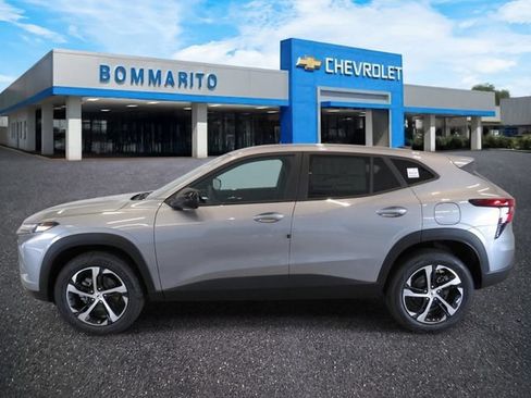 New 2026 Chevrolet Trax RS w/ Driver Confidence Package FWD image 2