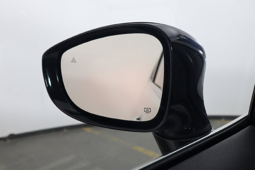 Used 2025 Chrysler Pacifica Select FWD image 41