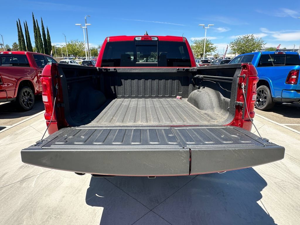 New 2026 RAM 1500 Laramie AWD/4WD image 19