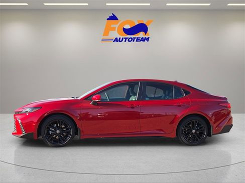 New 2026 Toyota Camry SE image 2