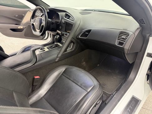 Used 2019 Chevrolet Corvette Stingray Convertible w/ 1LT RWD image 23