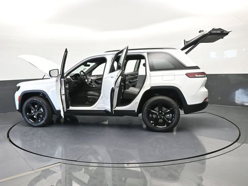 New 2026 Jeep Grand Cherokee Limited w/ Limited Altitude Package RWD image 68