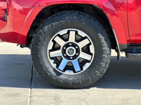 Used 2020 Toyota 4Runner TRD Off-Road AWD/4WD image 26