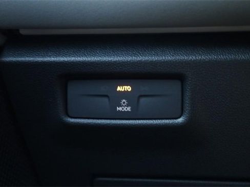 New 2025 Volkswagen Tiguan SE R-Line image 20