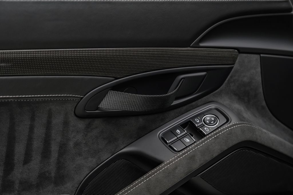 Used 2018 Porsche 911 GT2 RS RWD image 41
