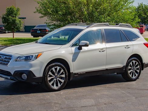 Used 2017 Subaru Outback 2.5i Limited w/ Popular Package #5 AWD/4WD image 4