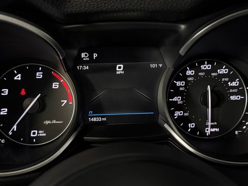 Used 2023 Alfa Romeo Stelvio Ti AWD/4WD image 14