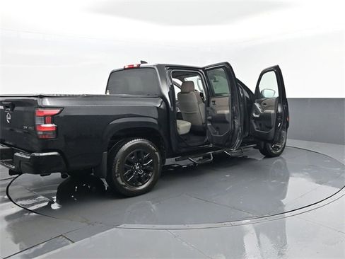 Used 2022 Nissan Frontier SV w/ Technology Package image 27