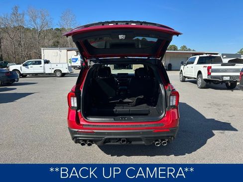 Used 2025 Ford Explorer ST image 7