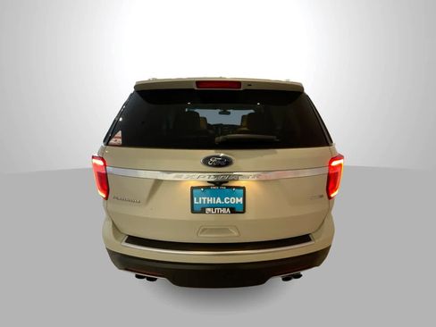 Used 2018 Ford Explorer Platinum image 7