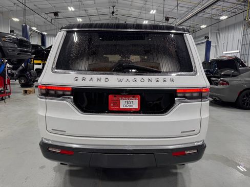 Used 2022 Jeep Grand Wagoneer Series III w/ Rear Seat Video Group 1 image 14