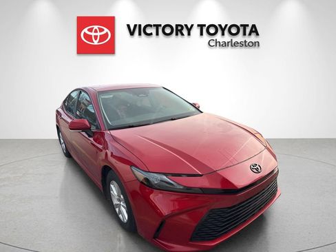 Used 2025 Toyota Camry LE image 2