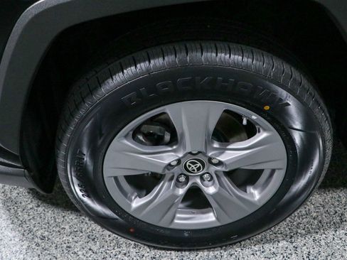 Used 2022 Toyota RAV4 LE AWD/4WD image 11
