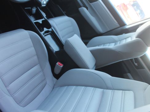 Used 2018 Honda CR-V LX image 16