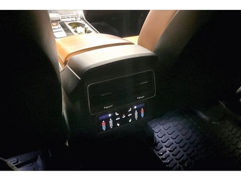 Used 2022 Audi RS Q8 4.0T (Tiptronic) image 35