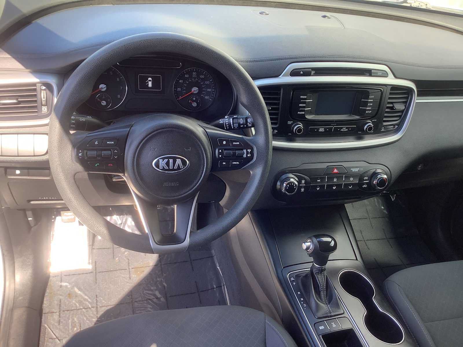 Used 2017 Kia Sorento AWD image 10