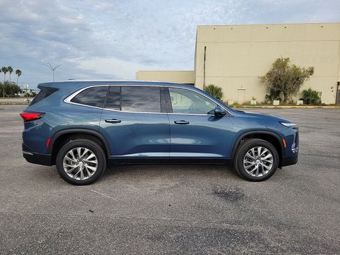 Used 2026 Buick Enclave Preferred image 4