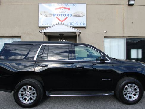 Used 2017 GMC Yukon SLT image 4