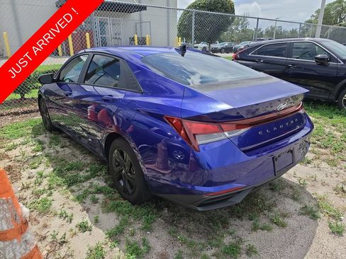 Used 2021 Hyundai Elantra SEL w/ Cargo Package FWD image 3