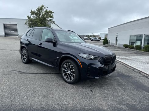 Used 2026 BMW X5 xDrive40i w/ M Sport Package AWD/4WD image 2