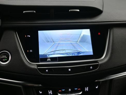 Used 2021 Cadillac XT5 Premium Luxury image 18