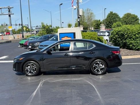 Used 2025 Nissan Sentra SV FWD image 2