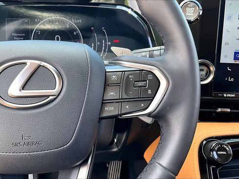 Used 2024 Lexus NX 250 FWD w/ Towing Package (2000 Lbs) image 22