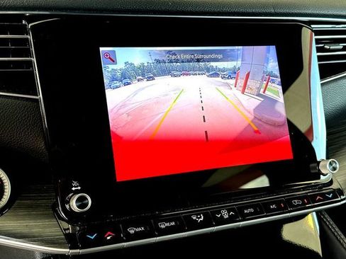 Used 2024 Jeep Wagoneer L Series II w/ Flexible Seating Group RWD image 15